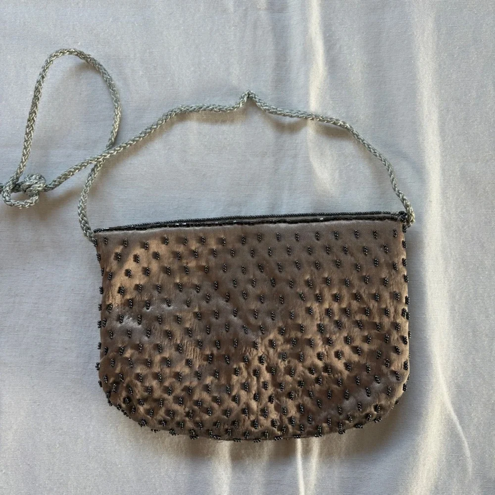 La Regale LTD Beaded Paisley Clutch‎ Evening Bag Silver Chain Handmade Macau